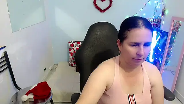 victoria jones online show from 12/17/25, 02:45