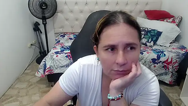 victoria jones online show from 03/31/26, 02:06