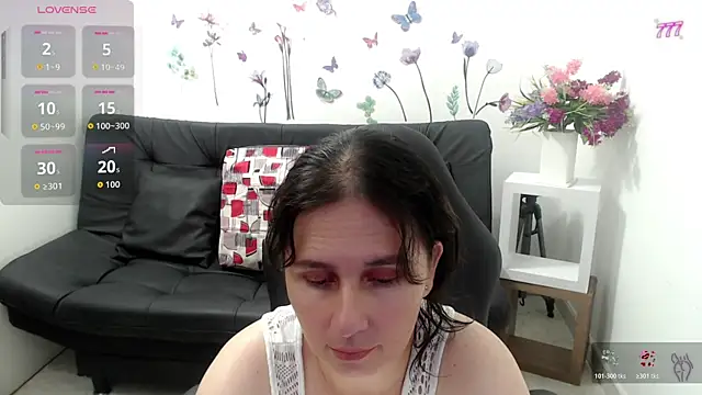 Snapshot of victoria_jones chatting on 05/28/26, 12:57 victoria jones online show from 05/28/26, 12:57