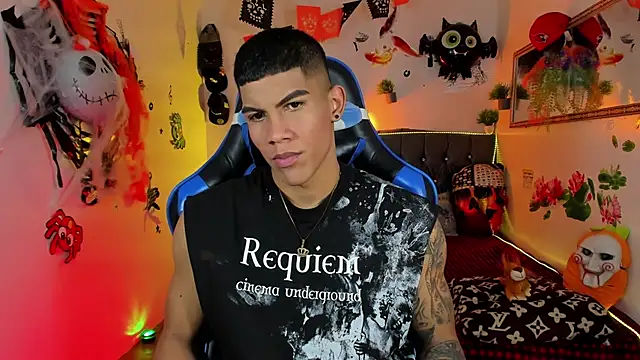 Damian latinxxx online show from 10/31/25, 03:07