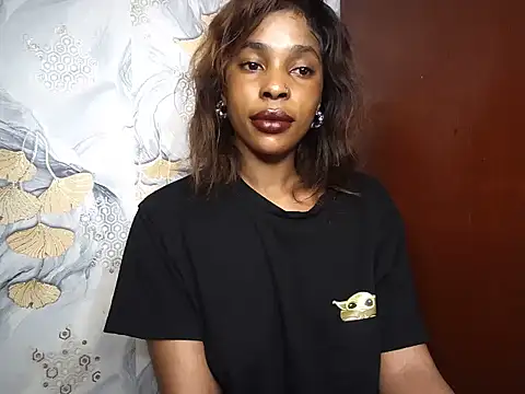 Snapshot of _Gyy_ chatting on 10/06/25, 08:23  Gyy  online show from 10/06/25, 08:23