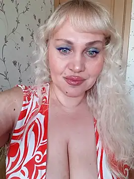 Snapshot of IsabellaBoni chatting on 03/09/26, 07:01 IsabellaBoni online show from 03/09/26, 07:01