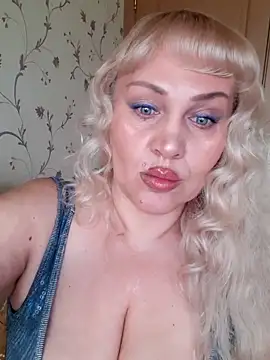 Snapshot of IsabellaBoni chatting on 03/21/26, 07:13 IsabellaBoni online show from 03/21/26, 07:13