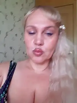 Snapshot of IsabellaBoni chatting on 05/15/26, 07:15 IsabellaBoni online show from 05/15/26, 07:15