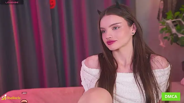 Snapshot of Bellacle chatting on 10/26/25, 08:42 Bellacle online show from 10/26/25, 08:42