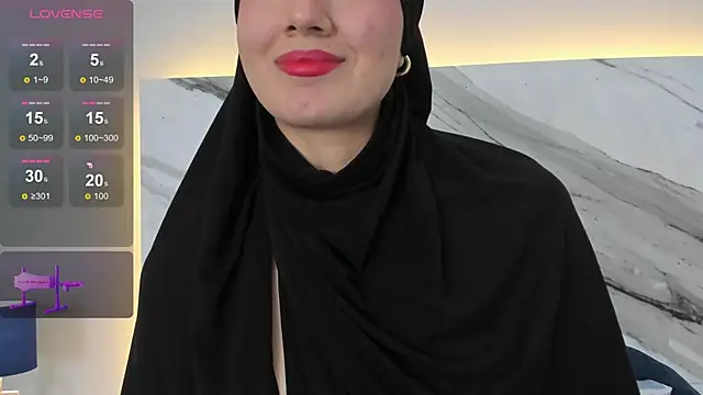 Snapshot of fatimarab chatting on 01/29/25, 01:48 fatimarab online show from 01/29/25, 01:48