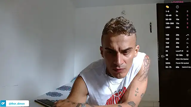 Snapshot of bray_hotboy777 chatting on 05/30/26, 04:26 bray hotboy777 online show from 05/30/26, 04:26