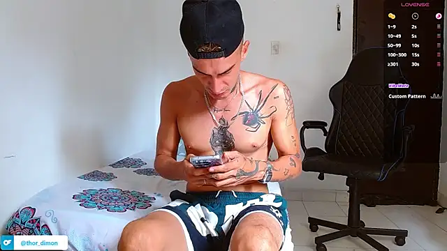 Snapshot of bray_hotboy777 chatting on 05/31/26, 03:30 bray hotboy777 online show from 05/31/26, 03:30