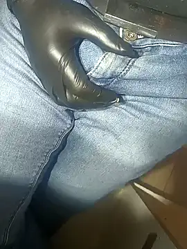 Snapshot of franko1987 chatting on 12/02/24, 06:41 franko1987 online show from 12/02/24, 06:41