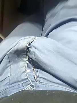 Snapshot of franko1987 chatting on 12/08/24, 06:43 franko1987 online show from 12/08/24, 06:43