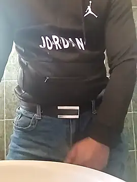 Snapshot of franko1987 chatting on 01/11/25, 09:26 franko1987 online show from 01/11/25, 09:26