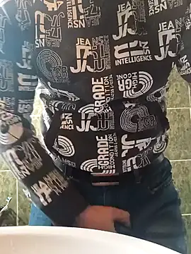 Snapshot of franko1987 chatting on 01/21/25, 09:57 franko1987 online show from 01/21/25, 09:57