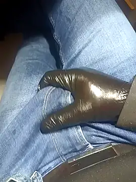 Snapshot of franko1987 chatting on 02/03/25, 05:40 franko1987 online show from 02/03/25, 05:40