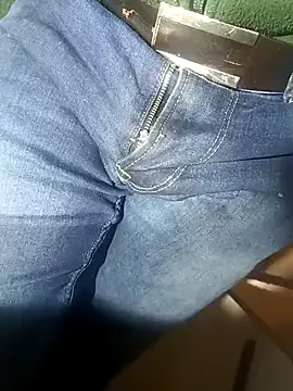 Snapshot of franko1987 chatting on 02/08/25, 06:01 franko1987 online show from 02/08/25, 06:01