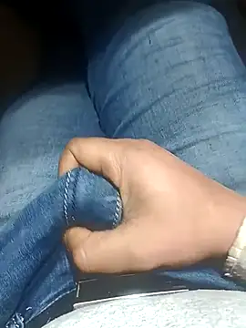 Snapshot of franko1987 chatting on 02/16/25, 08:43 franko1987 online show from 02/16/25, 08:43