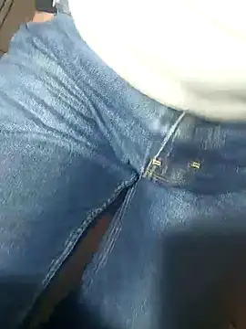 Snapshot of franko1987 chatting on 02/28/25, 05:04 franko1987 online show from 02/28/25, 05:04