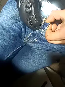 Snapshot of franko1987 chatting on 03/16/25, 07:04 franko1987 online show from 03/16/25, 07:04