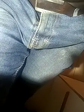 Snapshot of franko1987 chatting on 03/23/25, 03:32 franko1987 online show from 03/23/25, 03:32