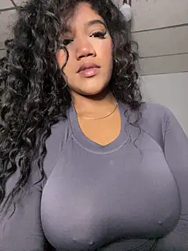 Snapshot of JennamartinyII chatting on 12/01/25, 04:34 JennamartinyII online show from 12/01/25, 04:34