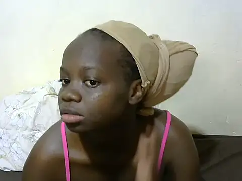 Snapshot of Thicky_kyla chatting on 11/23/25, 07:08 Thicky kyla online show from 11/23/25, 07:08