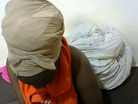 Snapshot of Thicky_kyla chatting on 11/25/25, 07:30 Thicky kyla online show from 11/25/25, 07:30