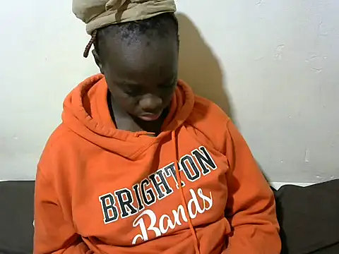 Snapshot of Thicky_kyla chatting on 11/28/25, 10:56 Thicky kyla online show from 11/28/25, 10:56