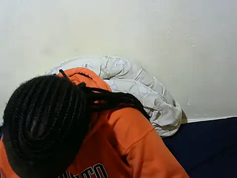 Snapshot of Thicky_kyla chatting on 12/15/25, 03:16 Thicky kyla online show from 12/15/25, 03:16