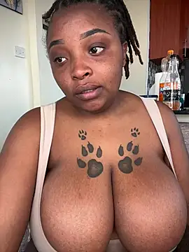 Snapshot of Savage_baby chatting on 01/19/25, 10:28 Savage baby online show from 01/19/25, 10:28