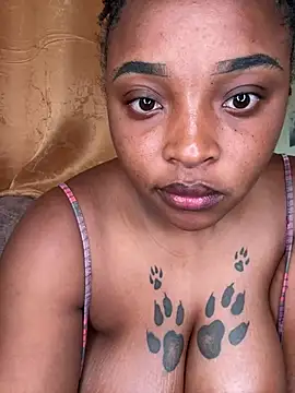 Snapshot of Savage_baby chatting on 02/26/25, 02:25 Savage baby online show from 02/26/25, 02:25