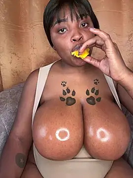 Snapshot of Savage_baby chatting on 03/08/25, 10:32 Savage baby online show from 03/08/25, 10:32