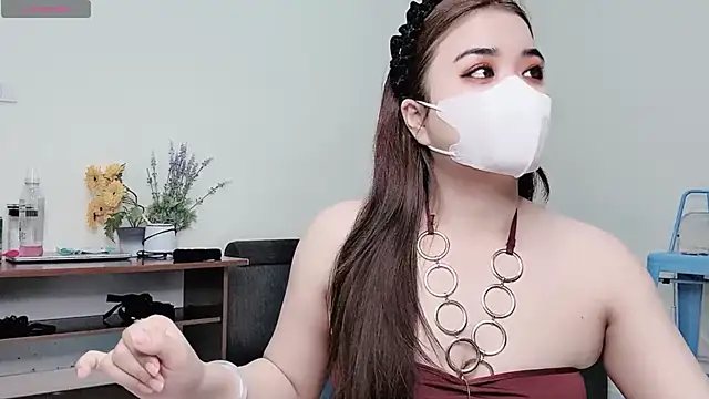 Snapshot of LyLy_Office chatting on 02/17/25, 02:09 LyLy Office online show from 02/17/25, 02:09