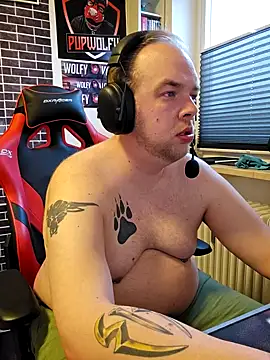 PupW0lfy online show from 02/23/25, 04:13