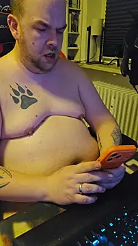 Snapshot of PupW0lfy chatting on 01/17/26, 07:28 PupW0lfy online show from 01/17/26, 07:28