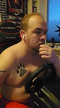 Snapshot of PupW0lfy chatting on 02/16/26, 03:52 PupW0lfy online show from 02/16/26, 03:52