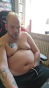 Snapshot of PupW0lfy chatting on 04/22/26, 09:44 PupW0lfy online show from 04/22/26, 09:44