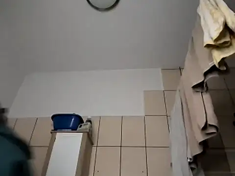 Snapshot of Milky_hairy_mommy chatting on 11/24/25, 09:14 Milky hairy mommy online show from 11/24/25, 09:14