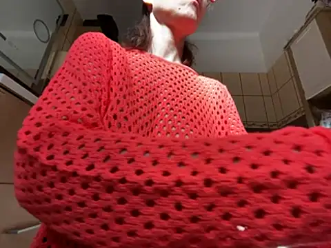 Snapshot of Milky_hairy_mommy chatting on 03/10/26, 07:35 Milky hairy mommy online show from 03/10/26, 07:35