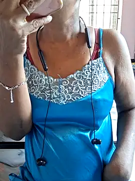 Snapshot of Tamil--Rani chatting on 04/15/26, 10:22 Tamil--Rani online show from 04/15/26, 10:22