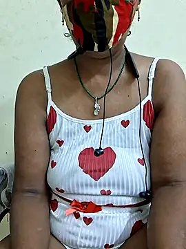 Snapshot of Tamil--Rani chatting on 07/06/26, 04:31 Tamil--Rani online show from 07/06/26, 04:31