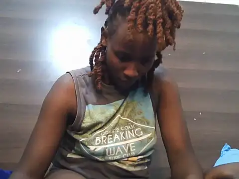 Snapshot of juiccypussy chatting on 07/18/26, 02:43 juiccypussy online show from 07/18/26, 02:43
