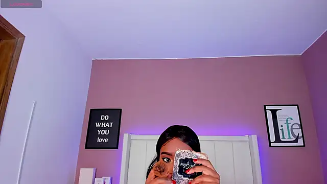 Britanymooree online show from 11/05/25, 07:25