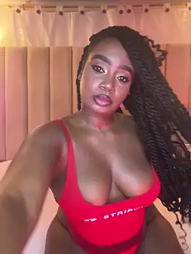 Snapshot of Britanymooree chatting on 03/11/26, 09:32 Britanymooree online show from 03/11/26, 09:32