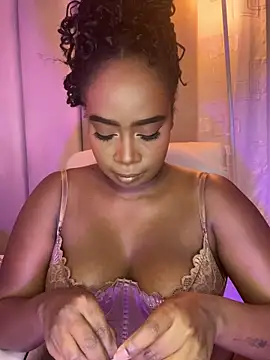 Snapshot of Britanymooree chatting on 03/21/26, 10:02 Britanymooree online show from 03/21/26, 10:02