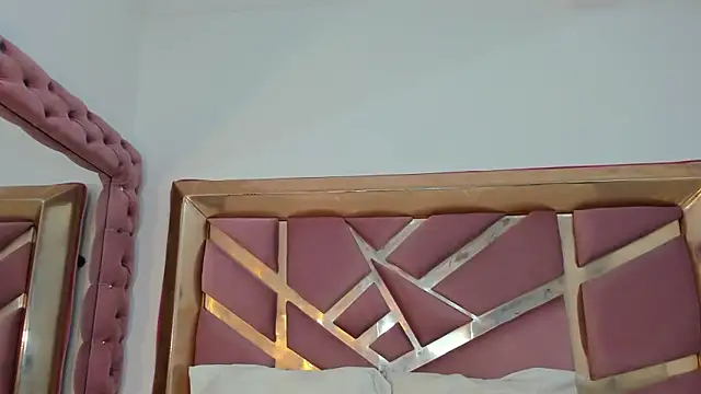 Snapshot of Britanymooree chatting on 04/23/26, 07:38 Britanymooree online show from 04/23/26, 07:38