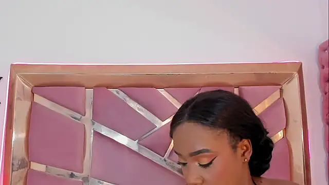 Snapshot of Britanymooree chatting on 05/14/26, 10:16 Britanymooree online show from 05/14/26, 10:16