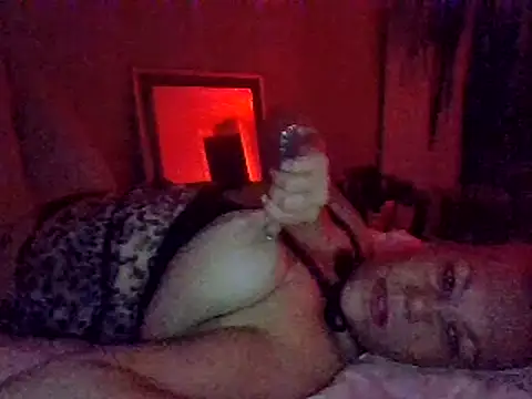 Snapshot of BadGal4480 chatting on 12/10/24, 07:05 BadGal4480 online show from 12/10/24, 07:05