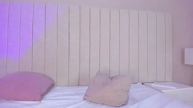 Littleolivia  online show from 01/31/25, 07:08