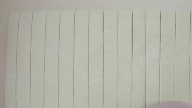 Littleolivia  online show from 02/01/25, 12:58