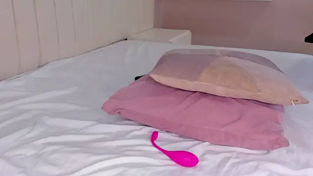 Littleolivia  online show from 03/05/25, 04:57