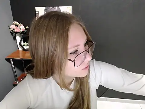 lady minx online show from 10/06/25, 07:17